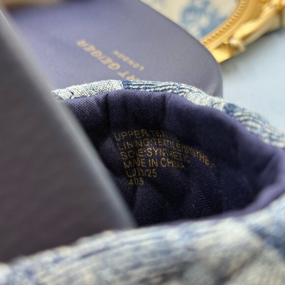 🆕 KURT GEIGER LONDON 🧿 NWOB Blue Denim Meena Eagle Slides, Sz EU 40.5 US 9.5 - Picture 11 of 14